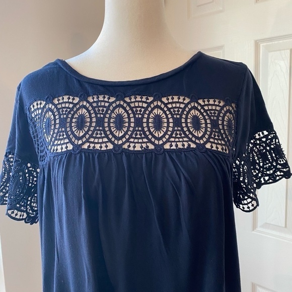 ANN TAYLOR LOFT Navy Lace Top - Picture 2 of 4